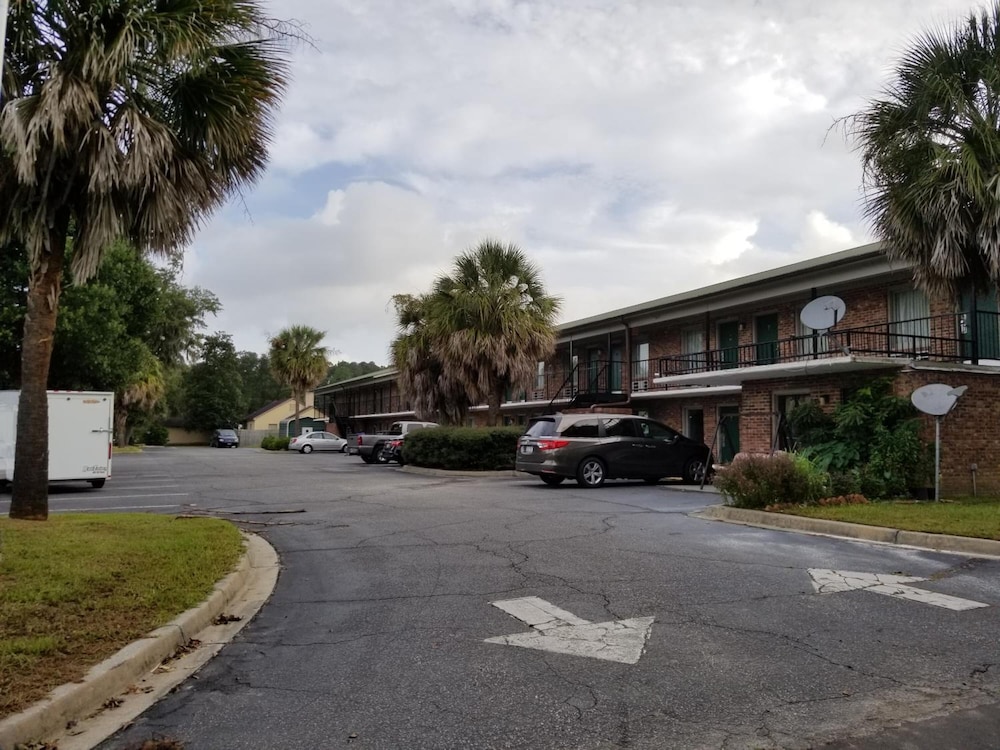 Palmetto Inn