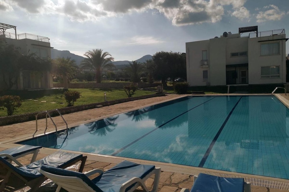 Turtle Bay Holiday - Sleeps 4, Pools & Sea View