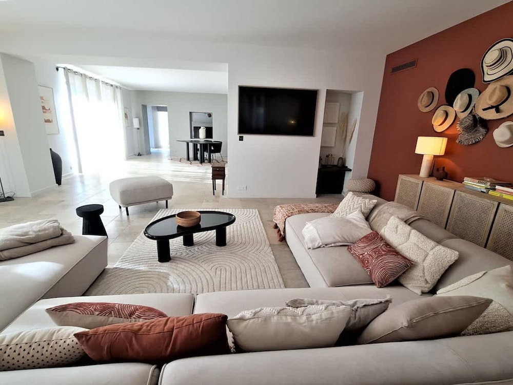 Prestigious Villa in Heart of Saint Remy de Provence