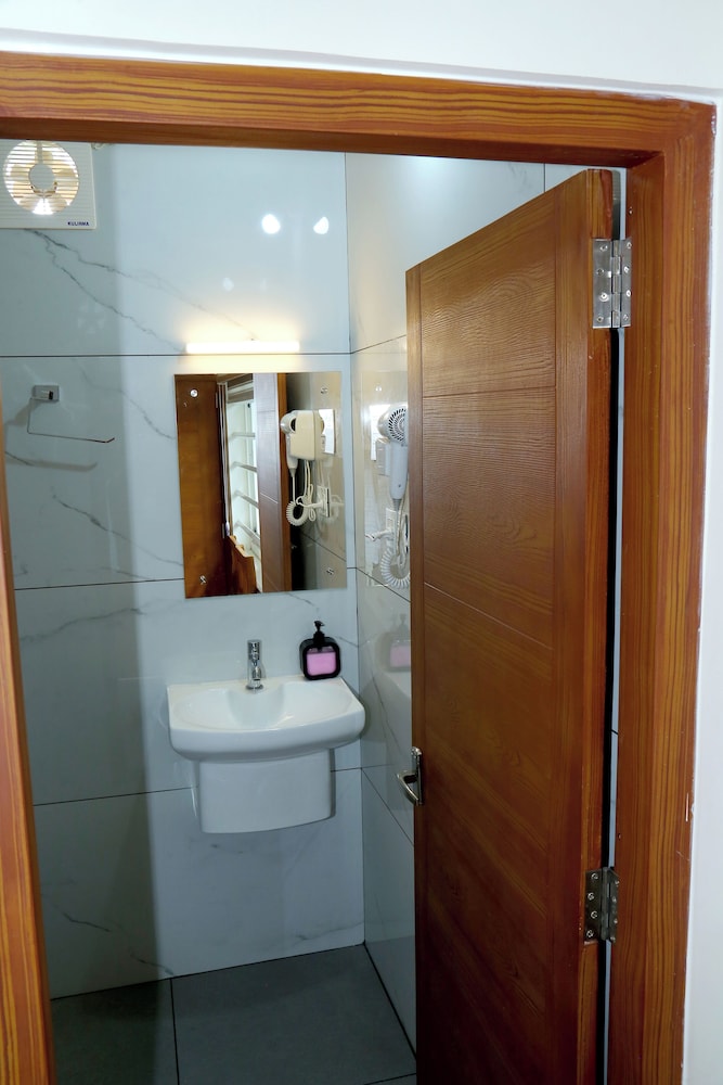 Cloud9 Airport Hotel