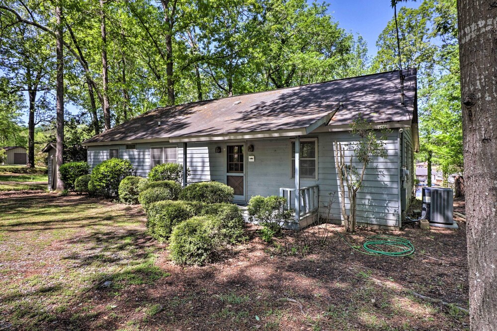 Milledgeville Vacations - Lakefront Milledgeville Cabin: Private Dock, Porch - Property Image 2