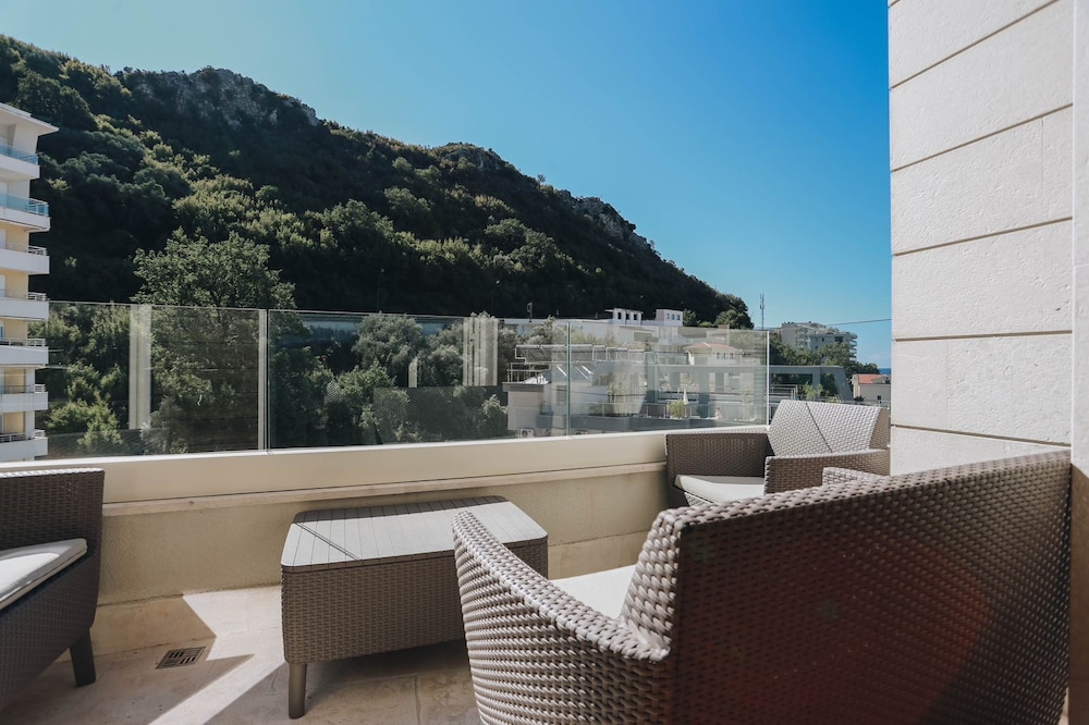 Vitodolska Luxury Penthouse