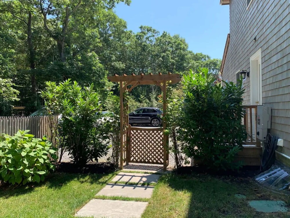 Harbor by Rove Travel 4BR Heated Pool BBQ view 2