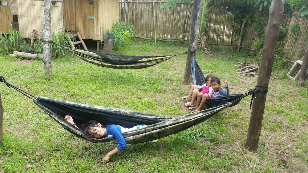 Banana Grove Backpackers Inn