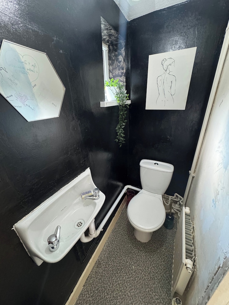 Charming Reading Garden House Pet Friendly