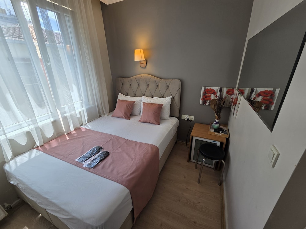 TAKSİM LİFE HOUSE