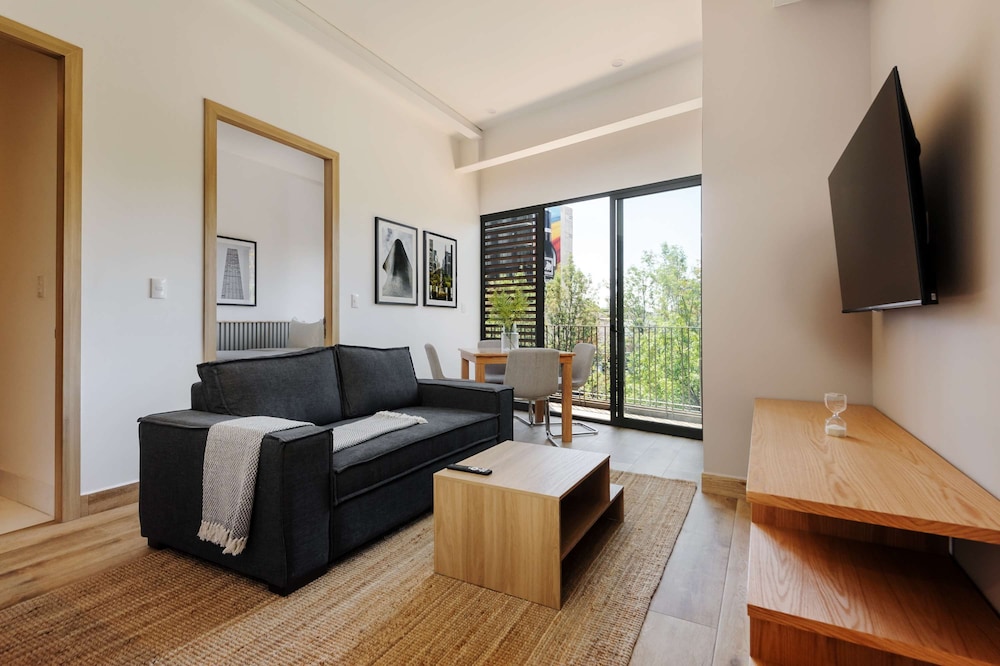 w Impressive 2BR w Balcony in Cuauht moc — Mexico City
