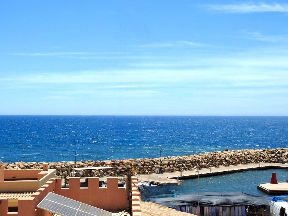 Apartment Near the Beach With sea Views