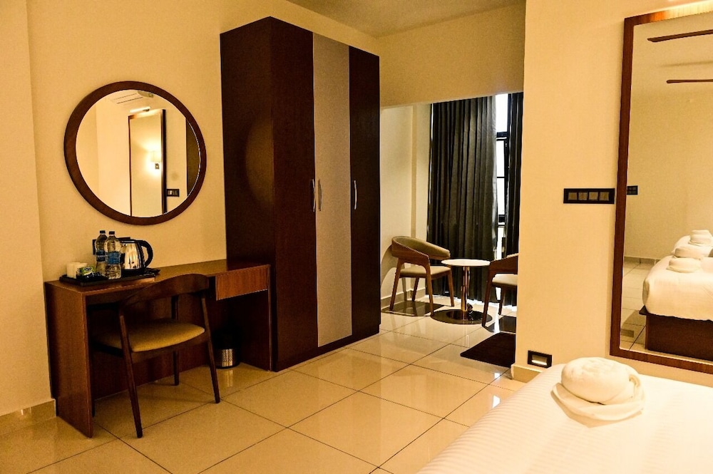 Hotel S S International