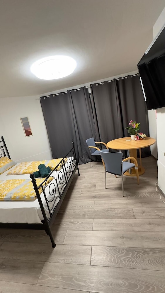 Luxury Garden Villa Sleeps 16 Guests