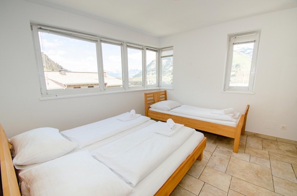 Penthouse A Zell am See With Lake View
