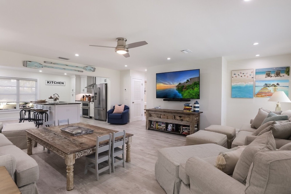 Surf Riders 4 Bedroom Home