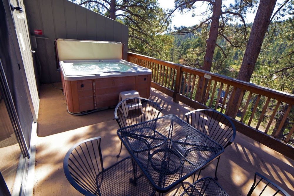 King Bed Condo With Personal Hot Tub On Deck With River View 1 Bedroom Condo - Property Image 6