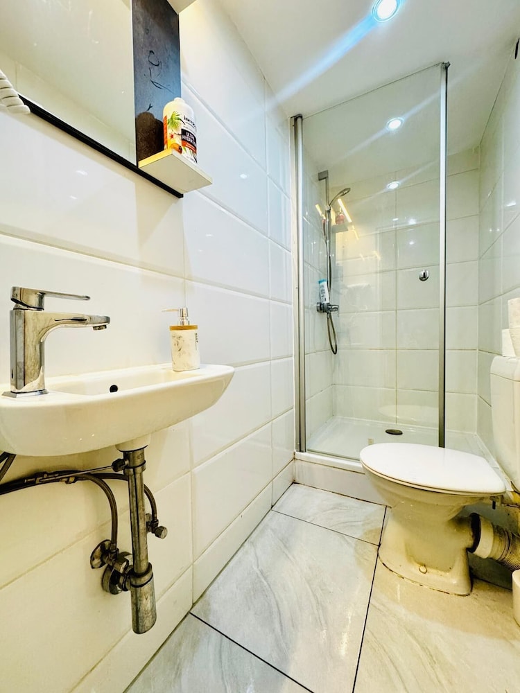 Bright Studio Stay Apt Near Rathausplatz