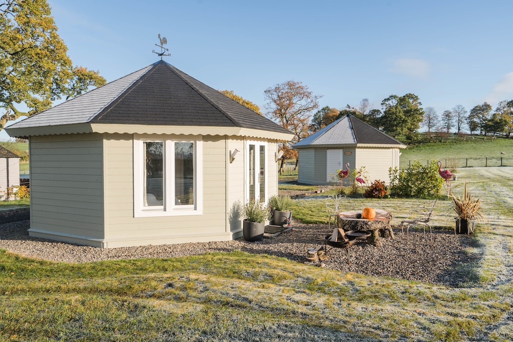 Dunroamin Lodges view 5