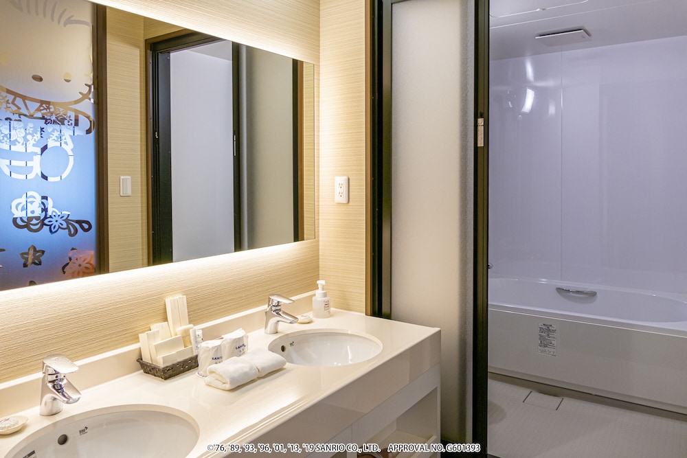 HOTEL OKINAWA WITH SANRIO CHARACTERS 176