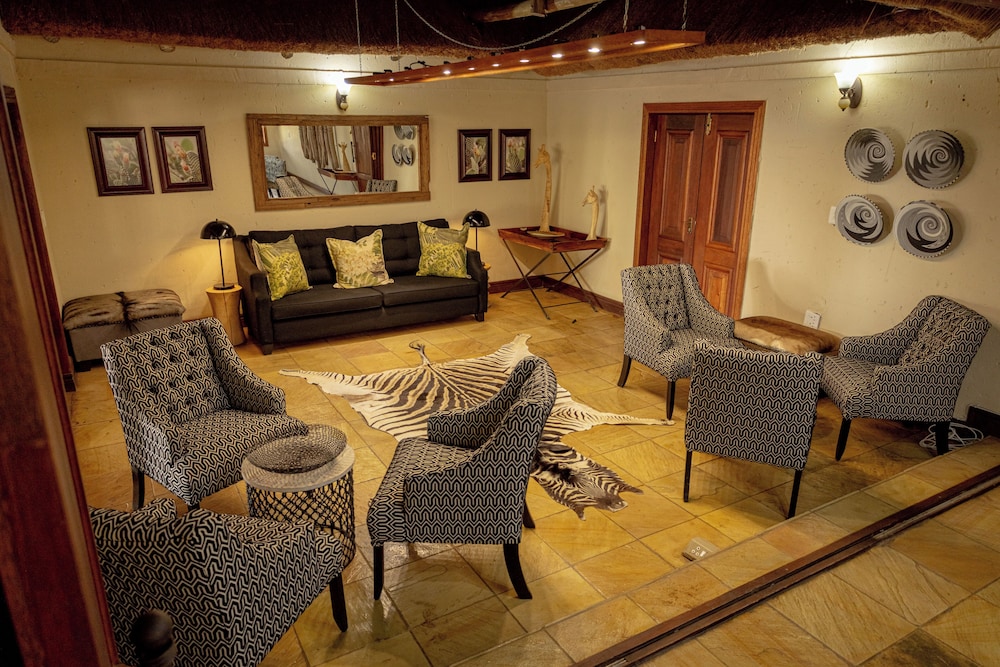 Room in Guest Room - Mmakuba Private Game Lodge, Deluxe Chalet 8A