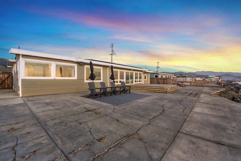 @marbella Lane-oceanfront Retreat w/ Stunning View