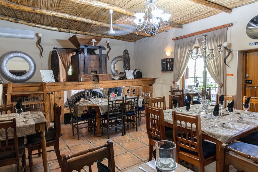 Old Mill Lodge, Working Ostrich Farm & Restaurant, Oudtshoorn