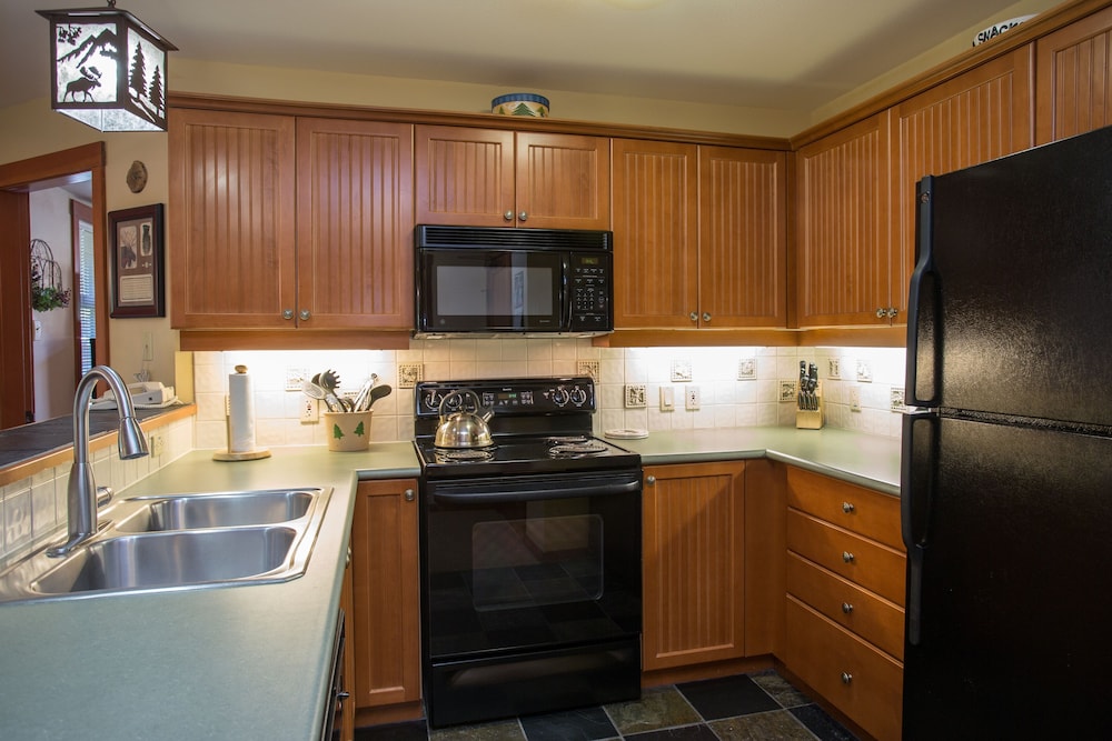 Eagle Springs East - 2 Bedroom Condos in Solitude UT