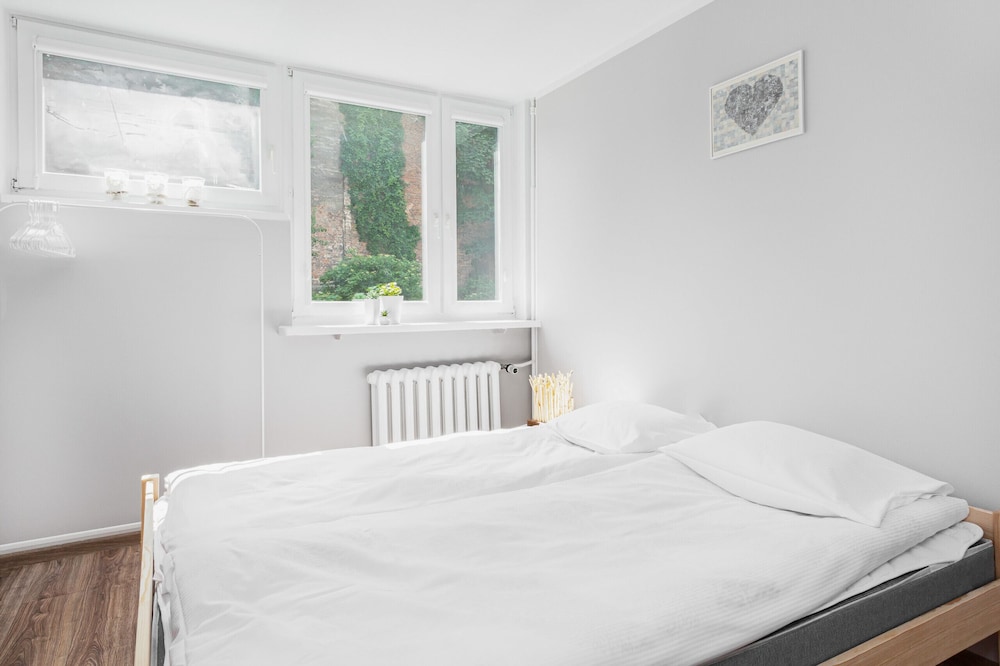 Apartment Solidarnosci Warsaw by Renters view 2