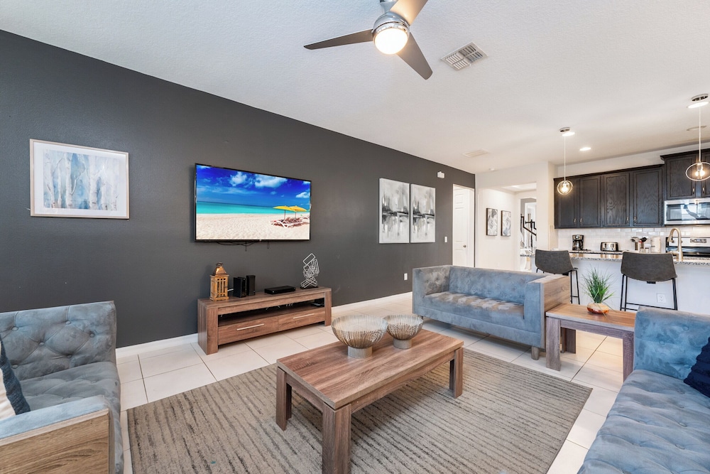 Stunning Sunsets & Private Pool 7BD