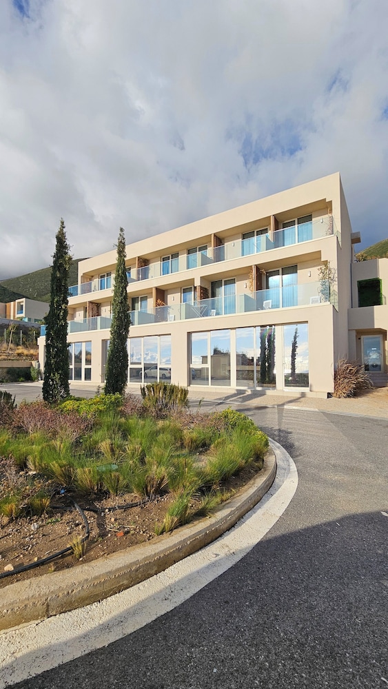 Whisky Green Coast Hotel & Apartments