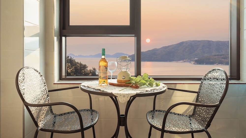 Geoje Marine Castle Spa Pension, Geoje - 12