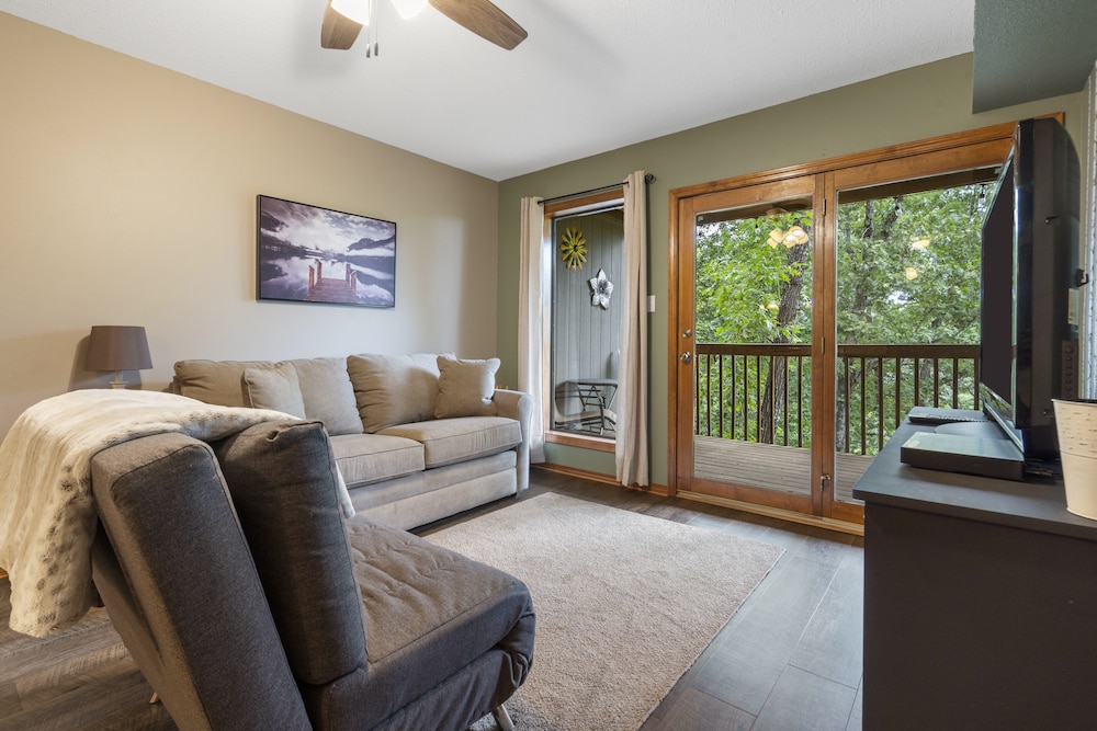 Vacay N Stay - Quiet Community Near Branson!