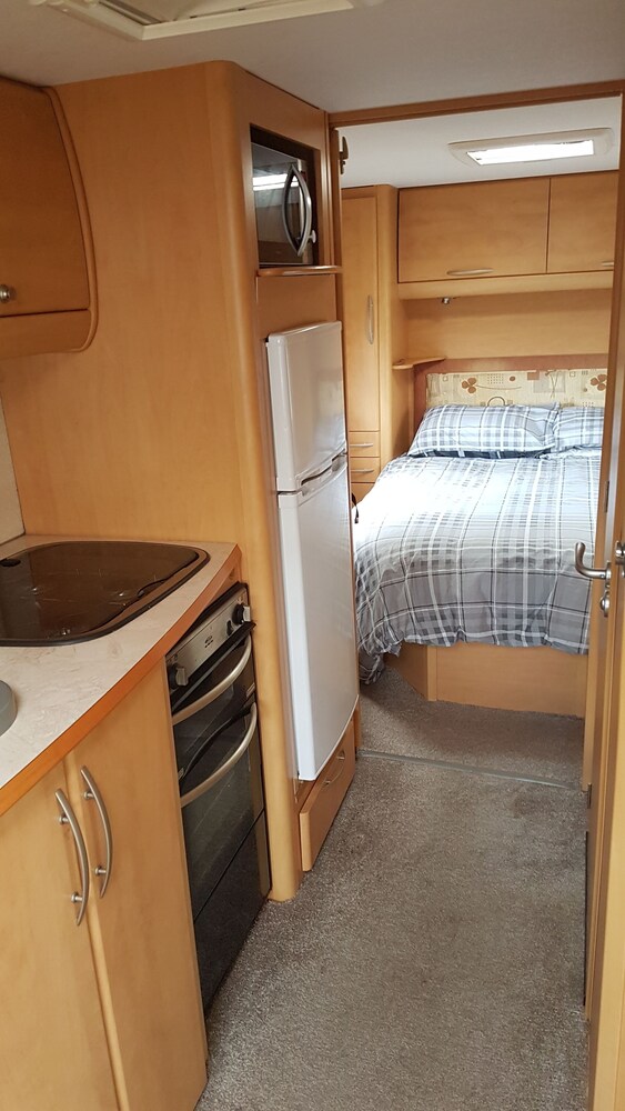 Lovely Caravan Near Notts and Newark view 3