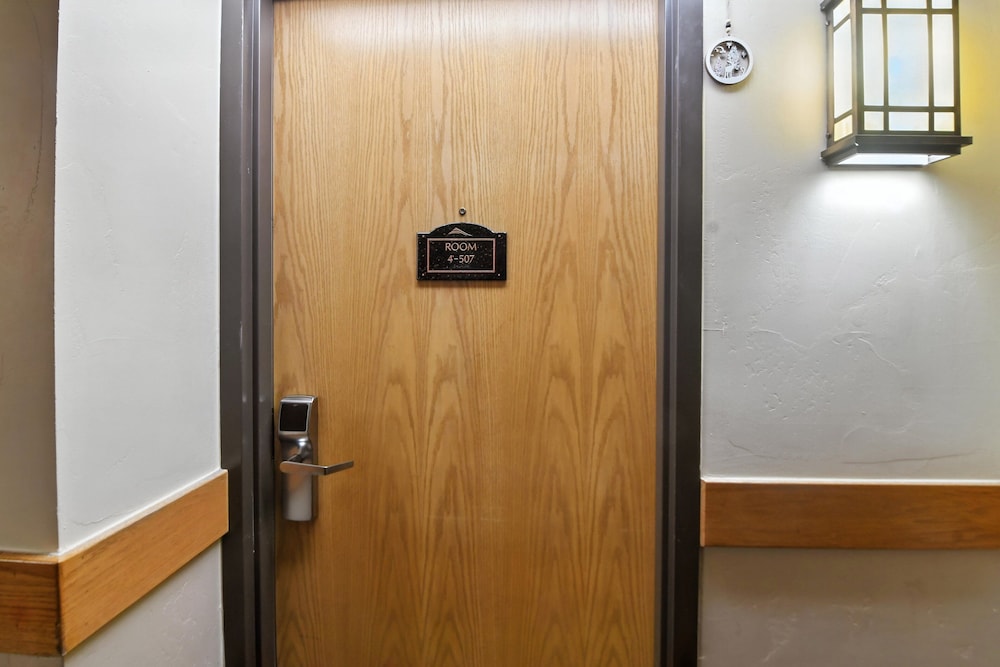 Ski-in/ski-out Beaver Run Retreat 1 Bedroom Condo