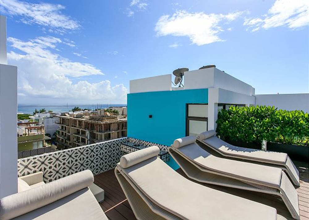 IT Luxury Condo by Tripintravel