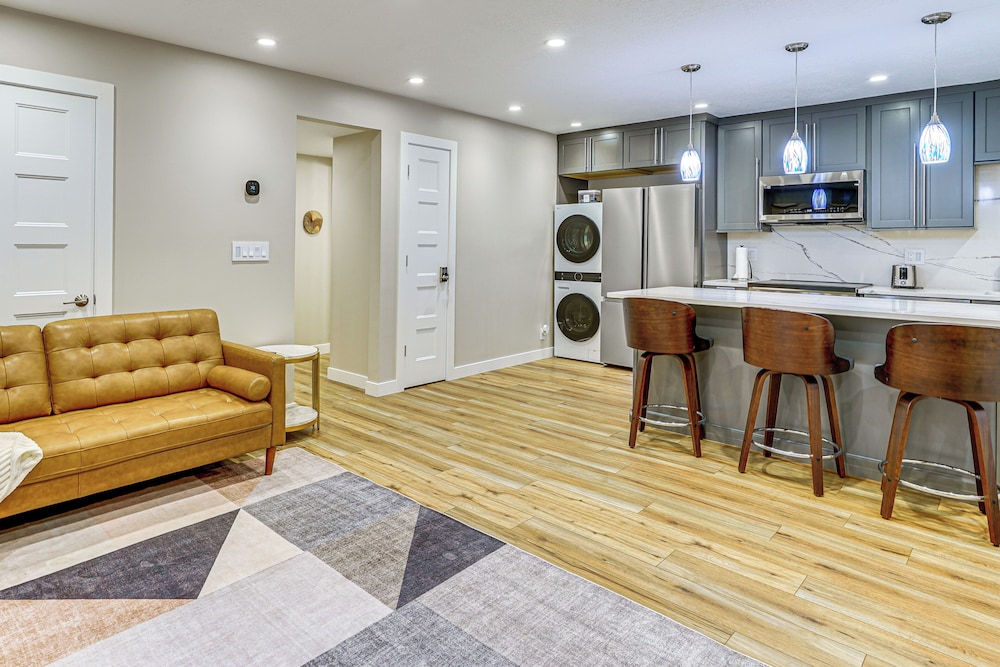 Hike & Ski: Condo 8 Mi to Dtwn Salt Lake City!