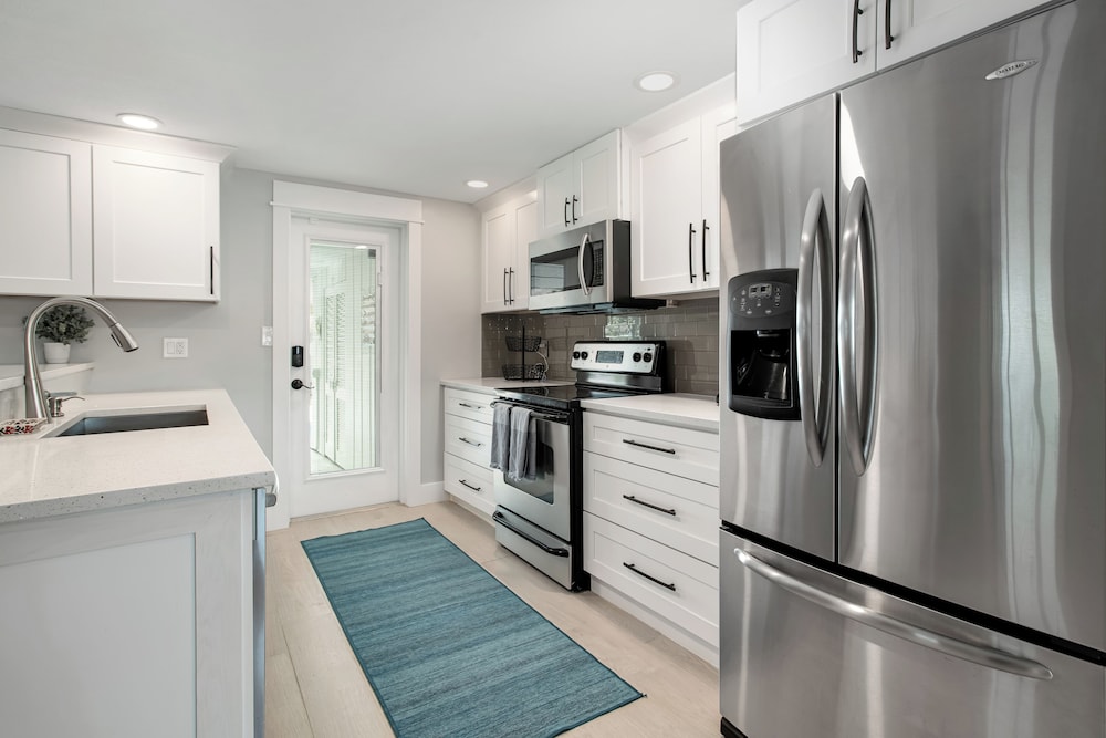 Luxury Pool Retreat near Siesta Key