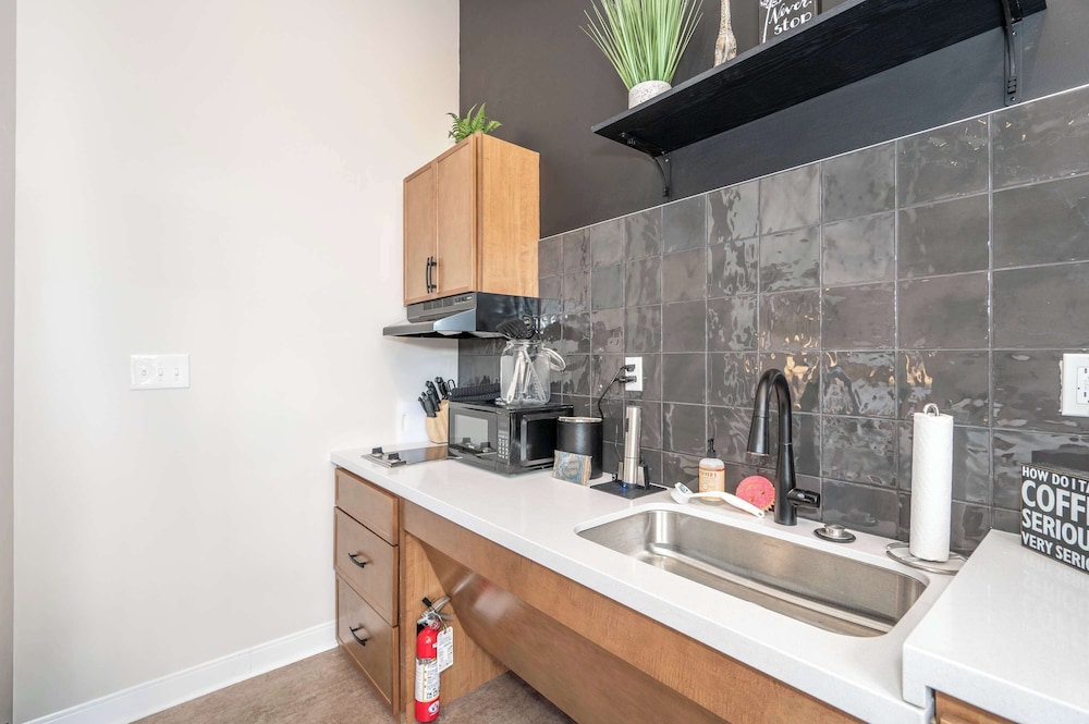 The 333 Suites 204 Stay for 2
