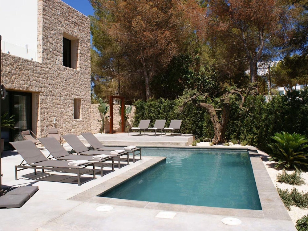 Charming Villa With sea Views