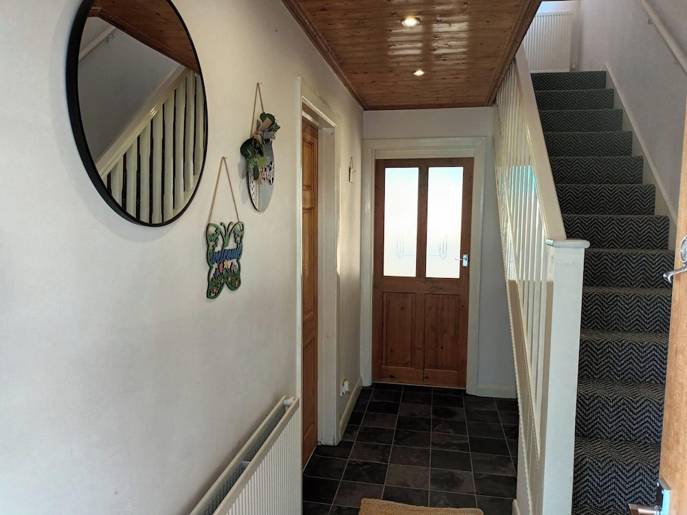 Charming 3-bed House in Birmingham Near nec & hs2