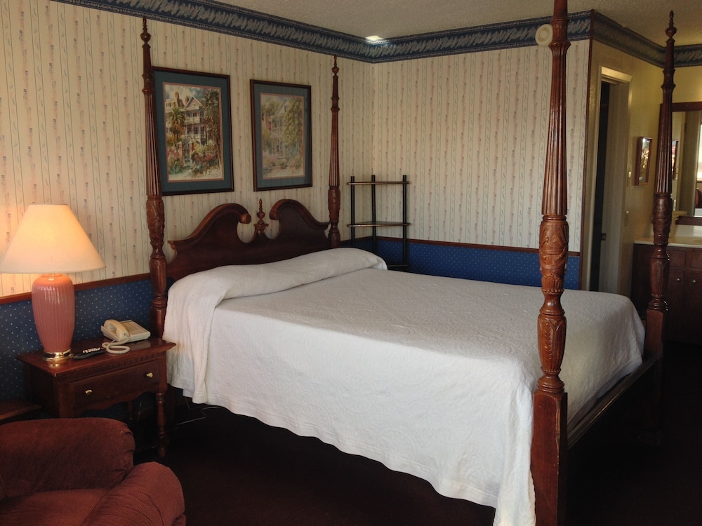 Warrick Plaza Inn view 2