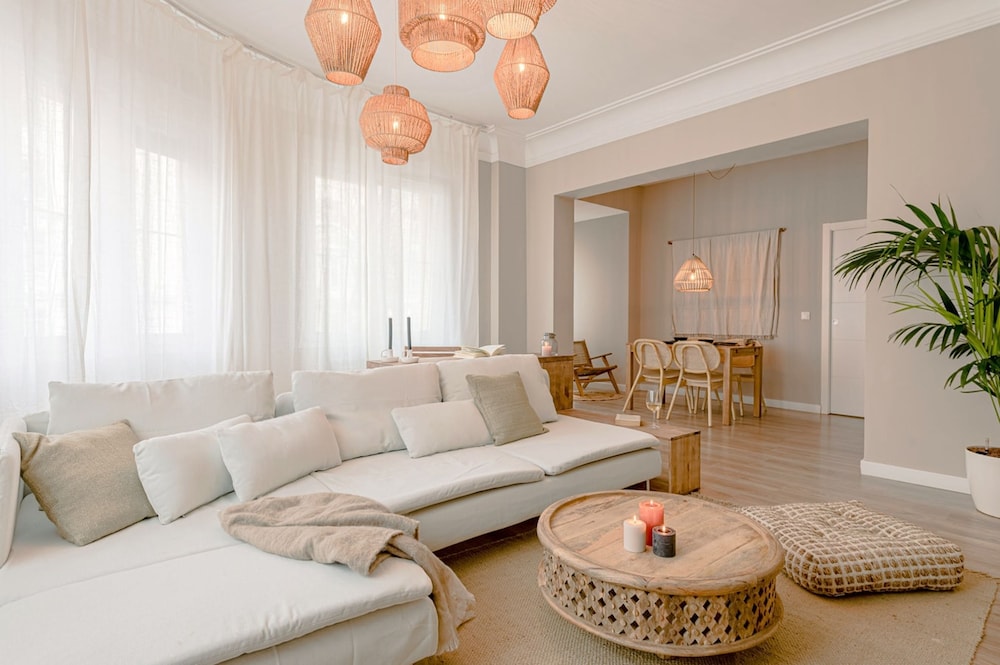 Sumatra - 3 Bedrooms and Terrace in Castellana