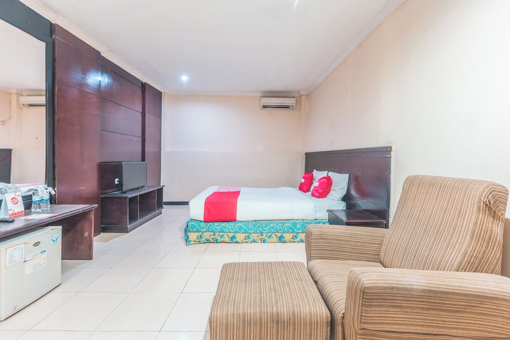 OYO 94759 Hotel Taman Cibinong