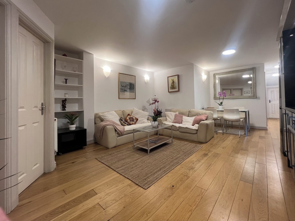 Charming 2bedroom flat in Shepherds Bush