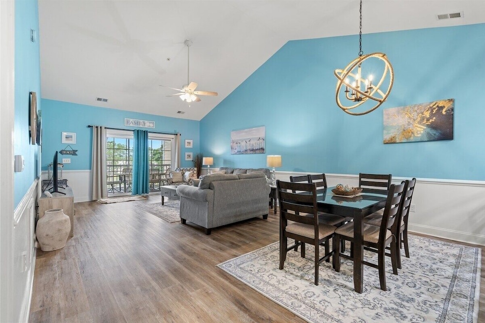 Magnolia Pointe Luster Leaf 4890-403 2 Bedroom Condo