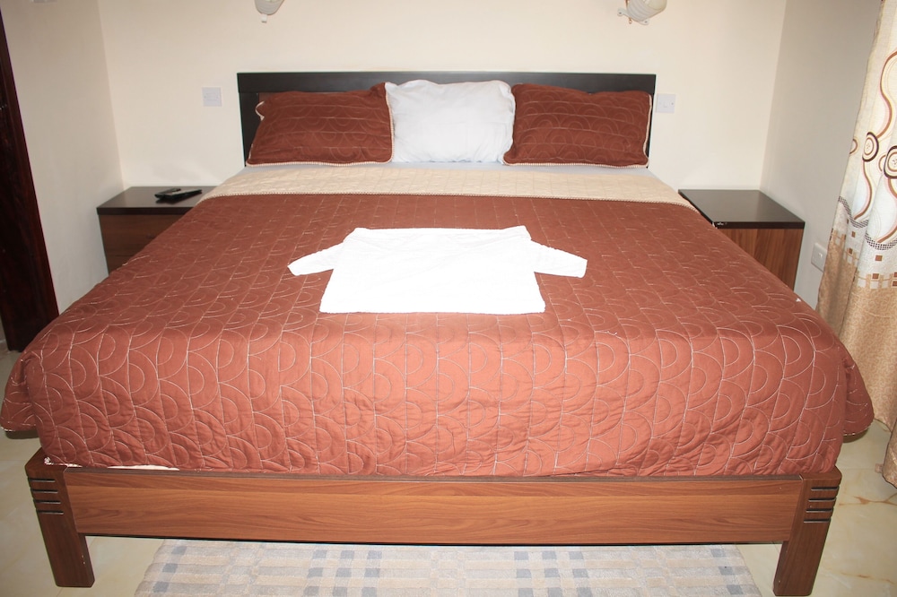 Akkwa Suites Officials