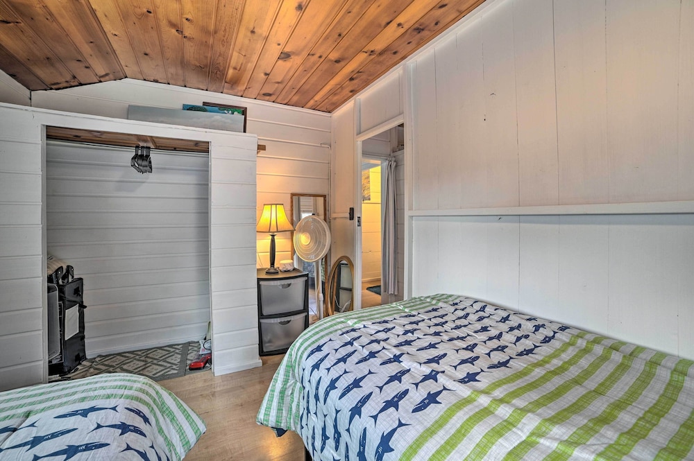 'tiny House Cottage 5' w/ Crooked Lake Access! view 3