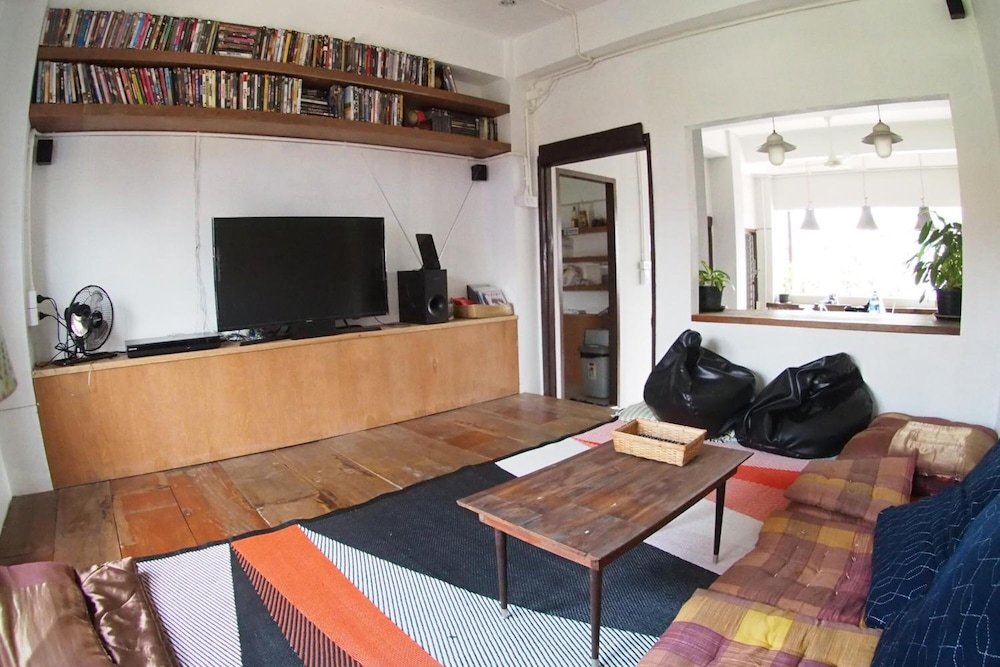 Nanan House Hostel