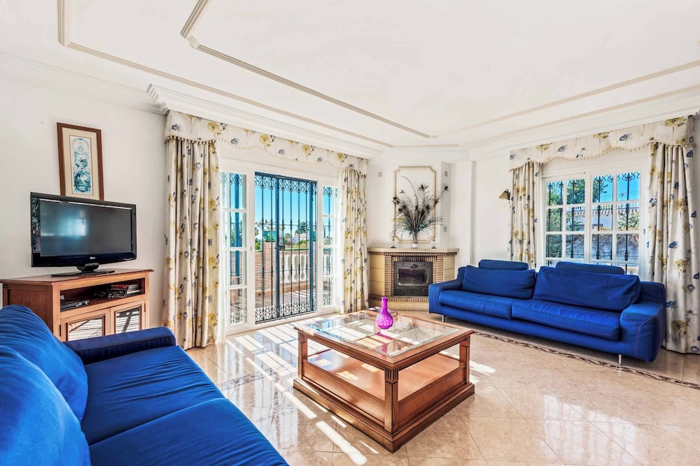 Villa Maria Isabel