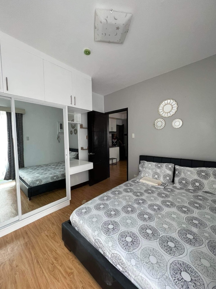1 Br condo T2-8H view 5