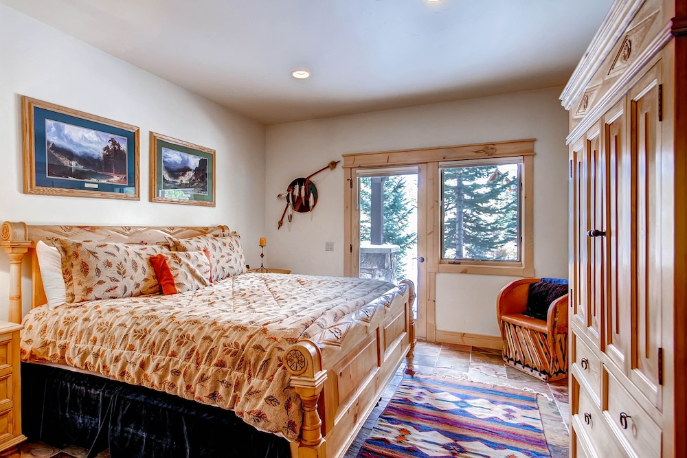 Cucumber Patch 44 4 Bedroom Townhouse by RedAwning