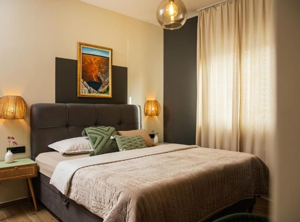 Luxury Villa Lara with Heated Pool, Hot-Tub and Sauna