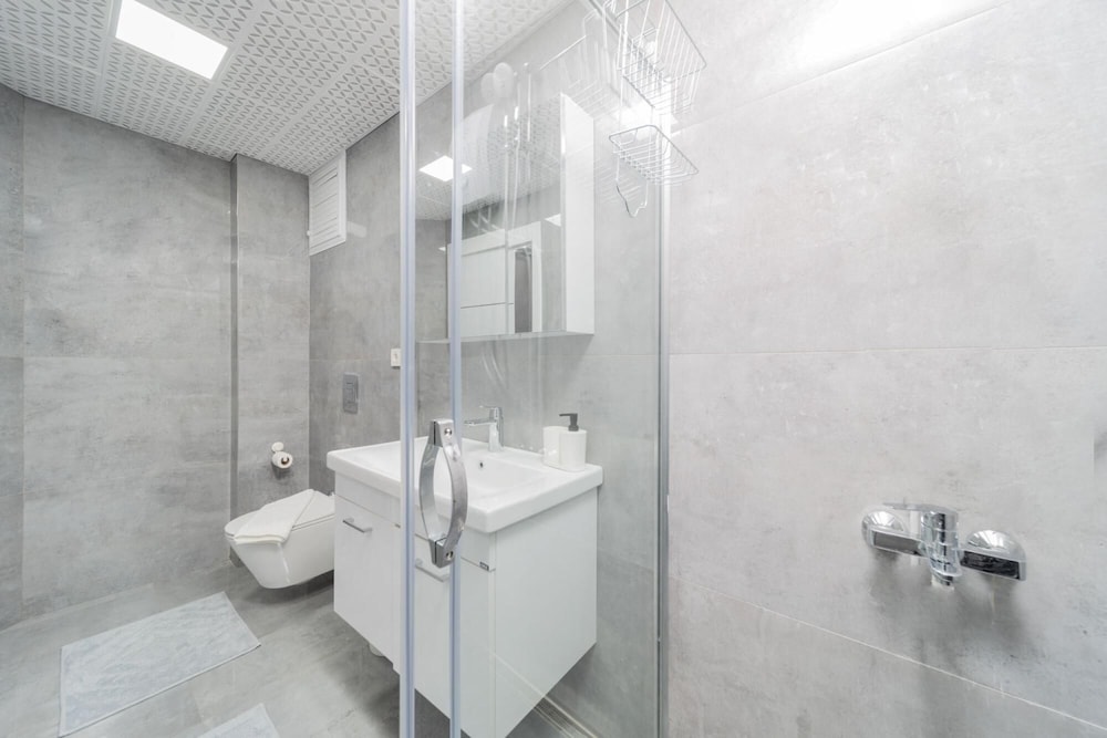 Modern and Fully Furnished 1 1 Flat in Antalya